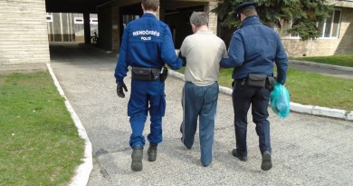 Megkéselte a barátnőjét egy győri férfi (rendőrségi videóval)